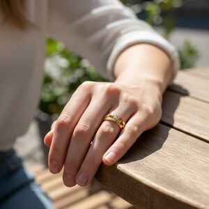 Elegant Gold Band Ring